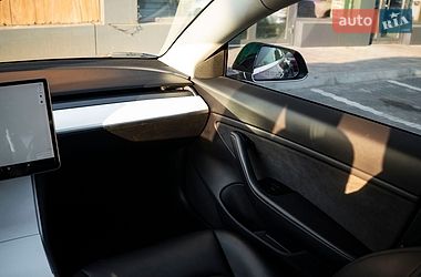 Седан Tesla Model 3 2018 в Києві
