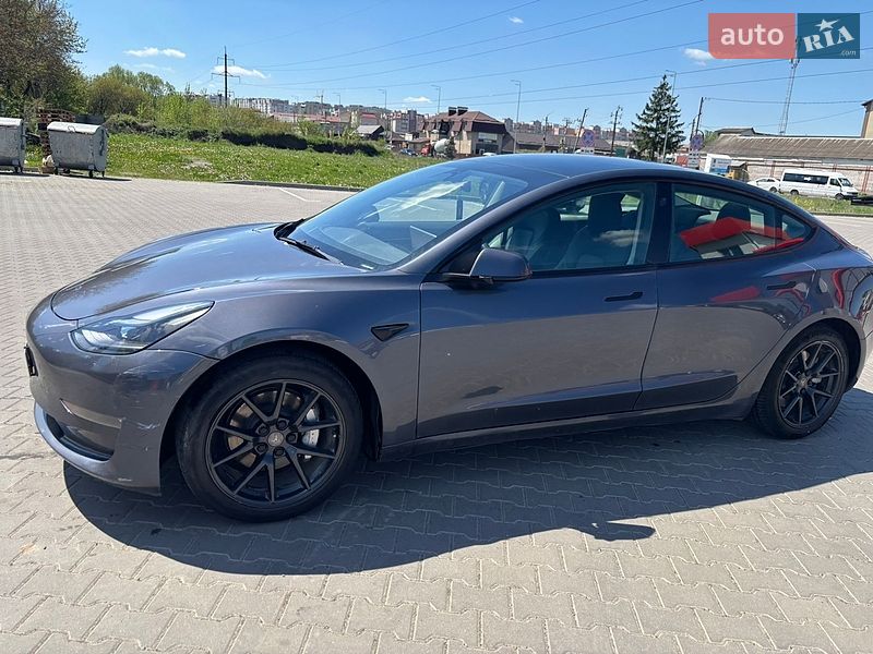 Седан Tesla Model 3 2022 в Виннице