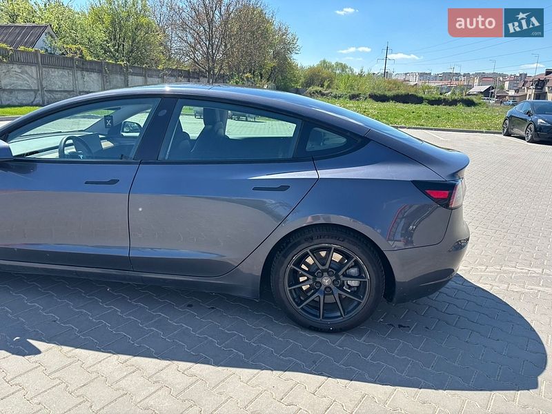 Седан Tesla Model 3 2022 в Виннице