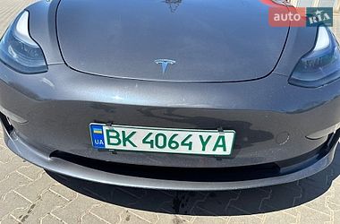 Седан Tesla Model 3 2022 в Виннице