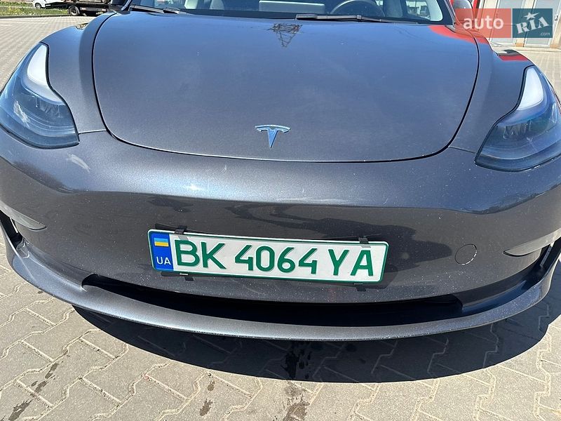 Седан Tesla Model 3 2022 в Виннице