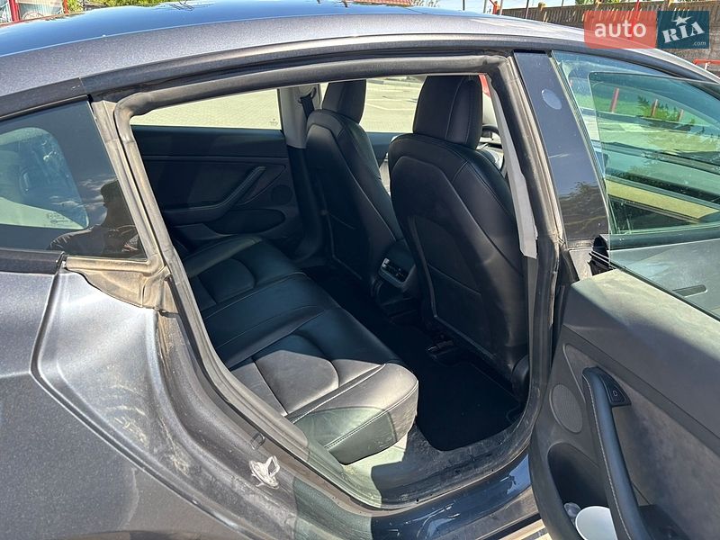 Седан Tesla Model 3 2022 в Виннице