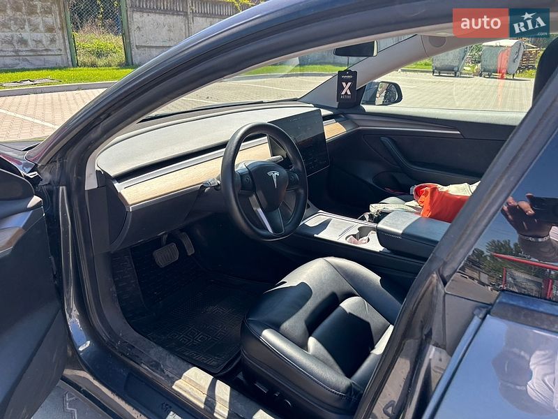 Седан Tesla Model 3 2022 в Виннице