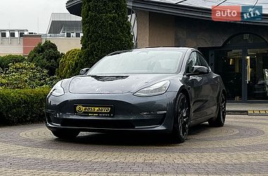 Седан Tesla Model 3 2021 в Львове