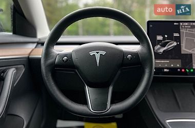 Седан Tesla Model 3 2021 в Львове