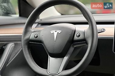 Седан Tesla Model 3 2021 в Львове