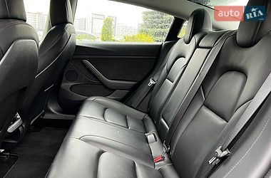 Седан Tesla Model 3 2021 в Львове
