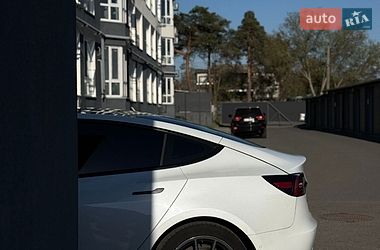 Седан Tesla Model 3 2022 в Чернігові