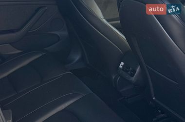 Седан Tesla Model 3 2022 в Чернігові