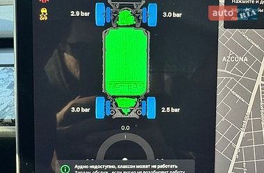 Седан Tesla Model 3 2023 в Харкові