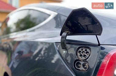 Седан Tesla Model 3 2018 в Броварах