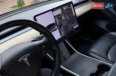 Седан Tesla Model 3 2018 в Броварах