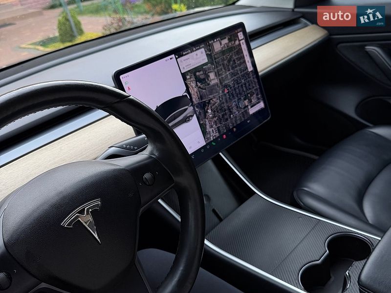 Седан Tesla Model 3 2018 в Броварах