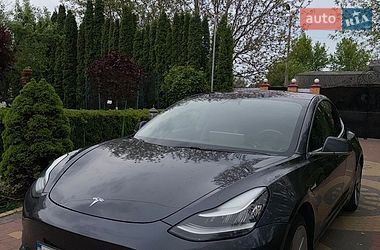 Седан Tesla Model 3 2018 в Броварах