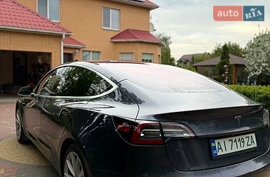 Седан Tesla Model 3 2018 в Броварах