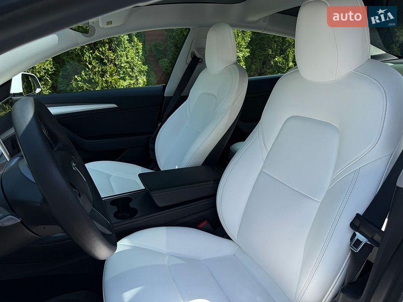 Седан Tesla Model 3 2021 в Ивано-Франковске
