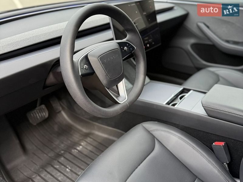 Седан Tesla Model 3 2025 в Луцьку