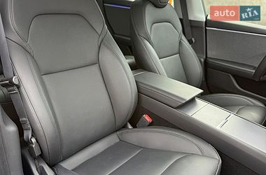 Седан Tesla Model 3 2025 в Луцьку