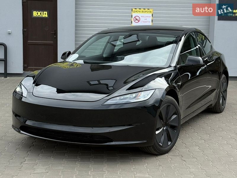 Tesla Model 3 2025