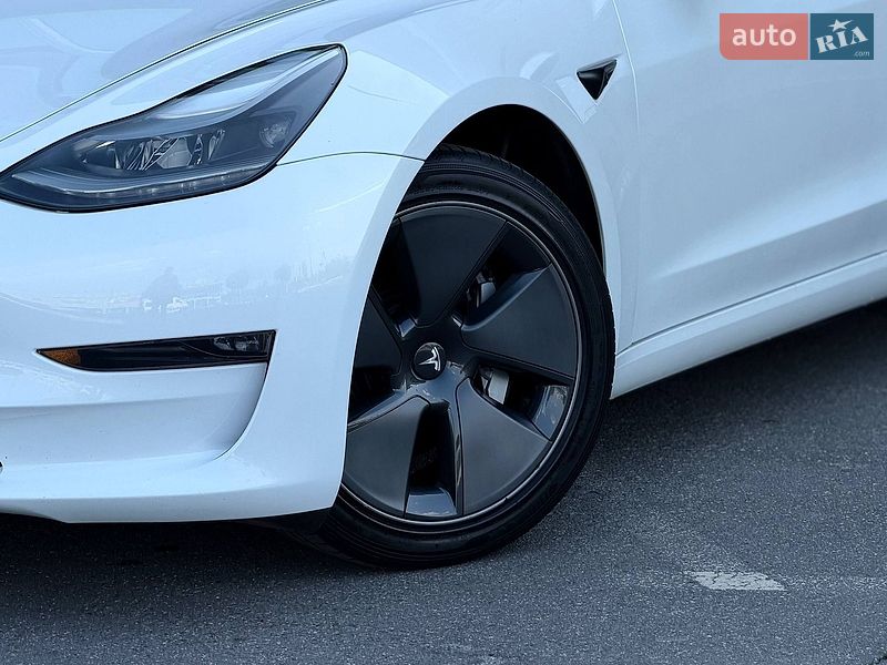 Седан Tesla Model 3 2022 в Кривому Розі