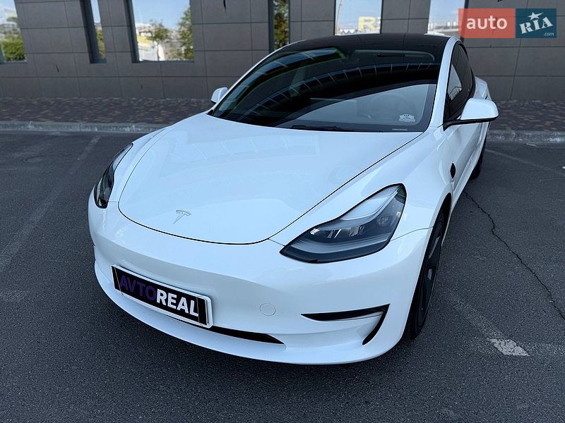 Седан Tesla Model 3 2022 в Кривому Розі