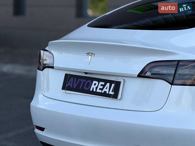 Седан Tesla Model 3 2022 в Кривому Розі