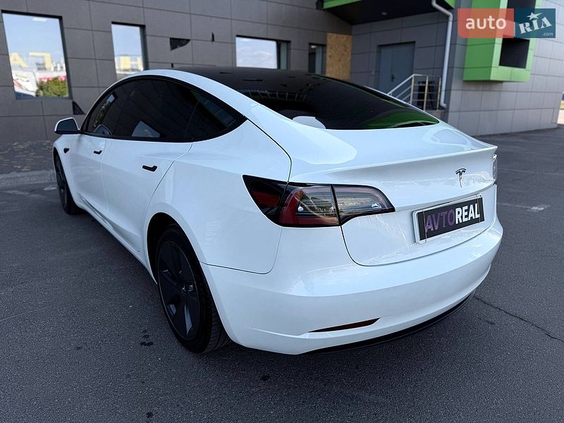 Седан Tesla Model 3 2022 в Кривому Розі