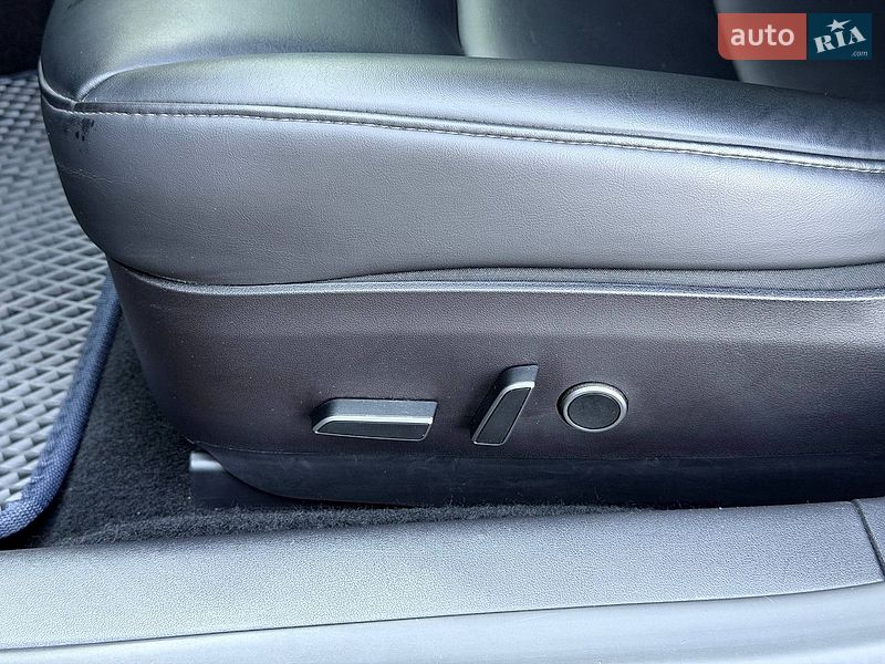 Седан Tesla Model 3 2022 в Кривому Розі