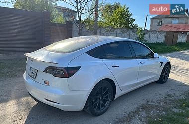 Седан Tesla Model 3 2021 в Киеве