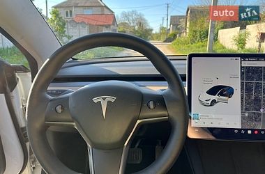 Седан Tesla Model 3 2021 в Киеве