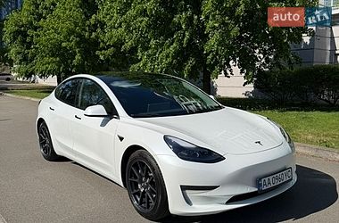 Седан Tesla Model 3 2022 в Киеве