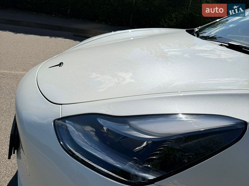 Седан Tesla Model 3 2022 в Киеве