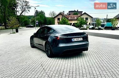Седан Tesla Model 3 2025 в Львові
