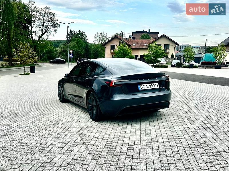 Седан Tesla Model 3 2025 в Львові