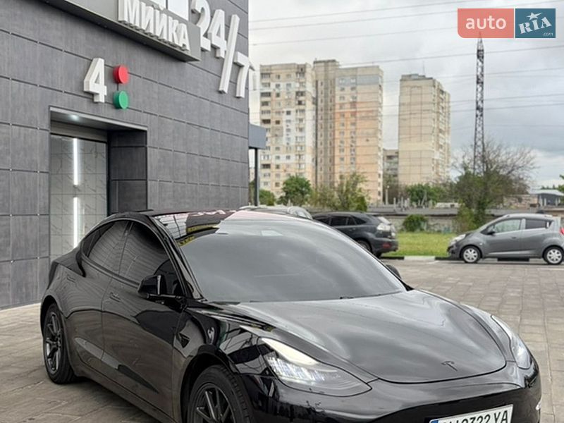 Седан Tesla Model 3 2018 в Харькове