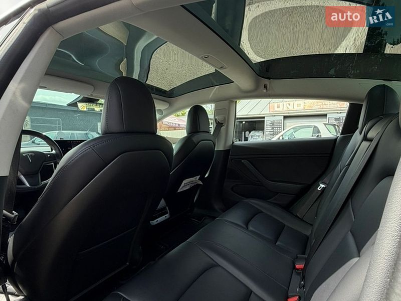 Седан Tesla Model 3 2018 в Киеве