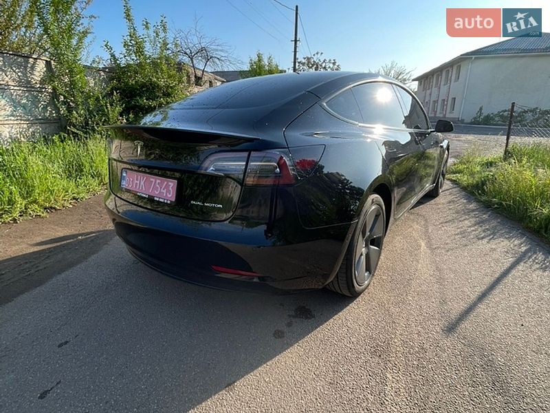 Седан Tesla Model 3 2022 в Кривом Роге