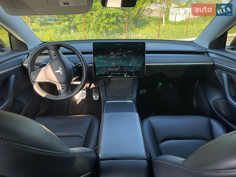 Седан Tesla Model 3 2022 в Кривом Роге