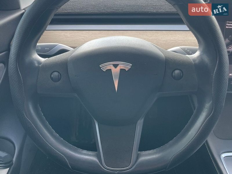 Седан Tesla Model 3 2018 в Львове