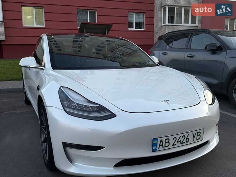 Седан Tesla Model 3 2020 в Виннице