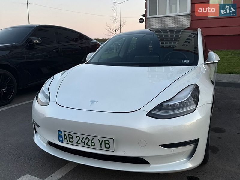 Седан Tesla Model 3 2020 в Виннице