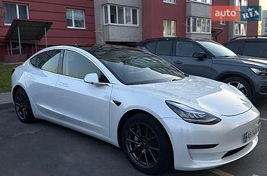 Седан Tesla Model 3 2020 в Виннице