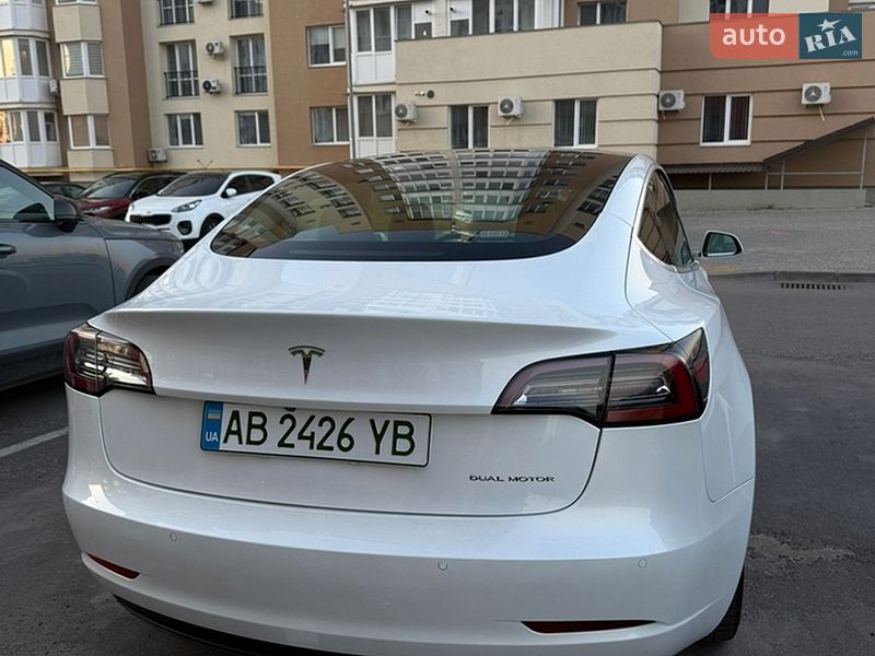 Седан Tesla Model 3 2020 в Виннице