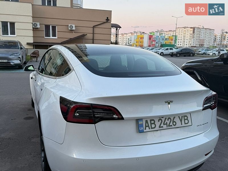 Седан Tesla Model 3 2020 в Виннице
