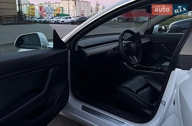 Седан Tesla Model 3 2020 в Виннице