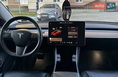 Седан Tesla Model 3 2020 в Виннице