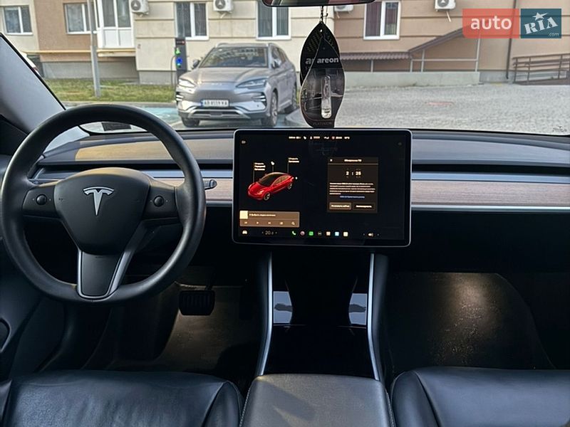 Седан Tesla Model 3 2020 в Виннице