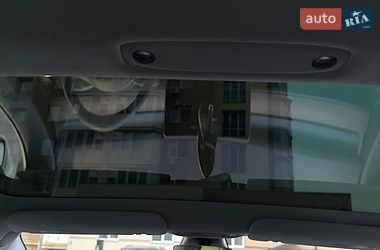 Седан Tesla Model 3 2020 в Виннице