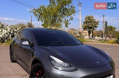 Седан Tesla Model 3 2019 в Кривому Розі
