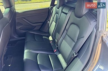 Седан Tesla Model 3 2019 в Кривому Розі
